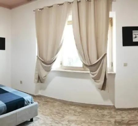 Carducci Tra Chiesa E Mare