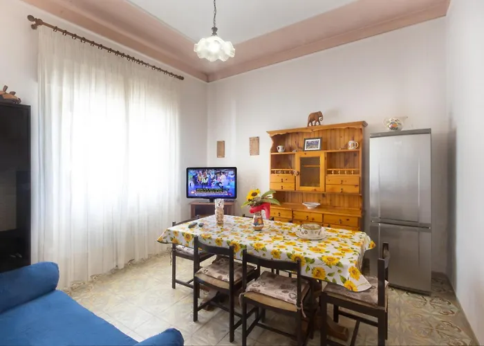 Carducci Tra Chiesa E Mare *